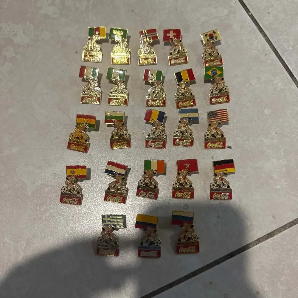 Vintage Coca-Cola 1994 FIFA World Cup USA Striker Mascot Flag Pin Collection - L